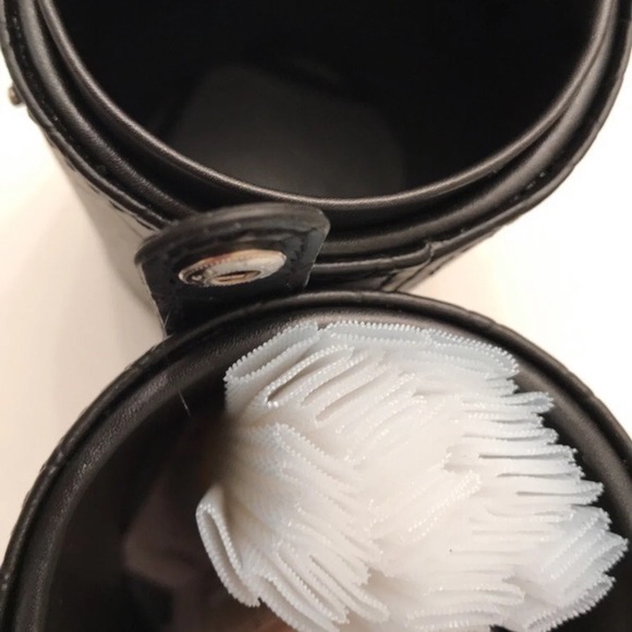 Makeup brush bundle - Picture 3 of 5